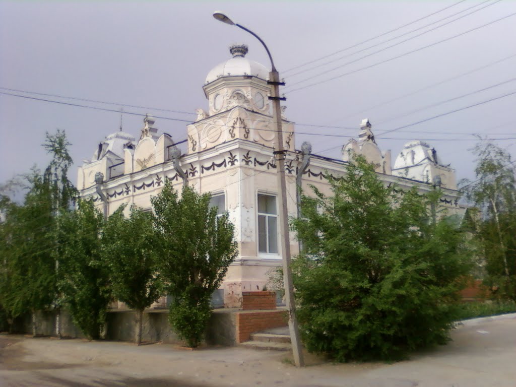 Старинное здание