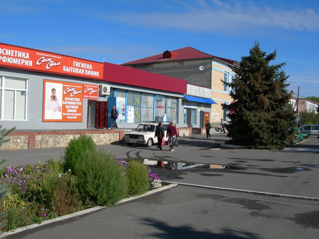 Рудня.Центр.Осень 2010.Бывшие книжный магазин и тир.
