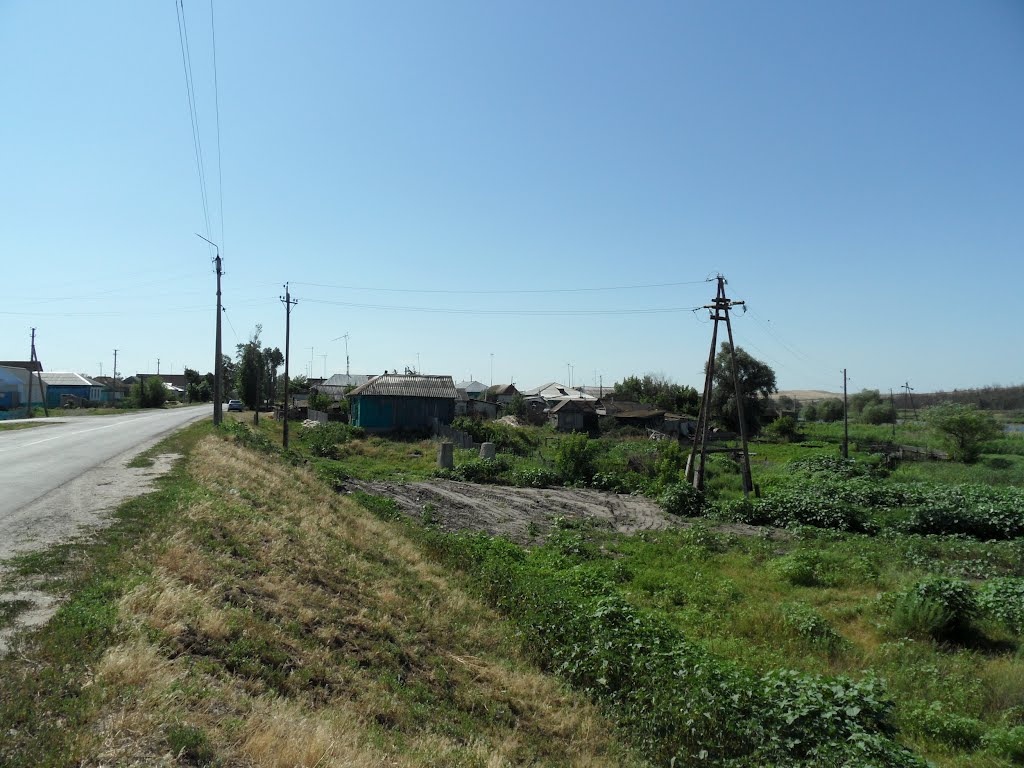 Вьезд в Рудню со стороны моста.
