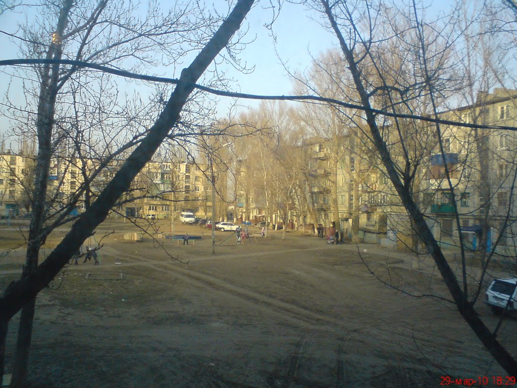 св. яр, вид из общаги на 17 дом