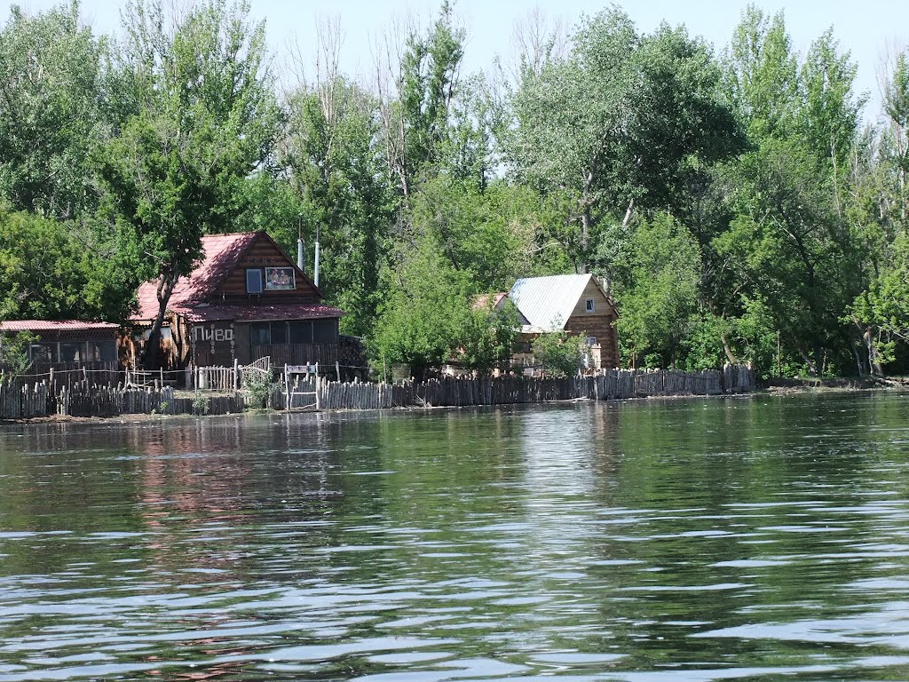 Разлив. Подтопило баню.