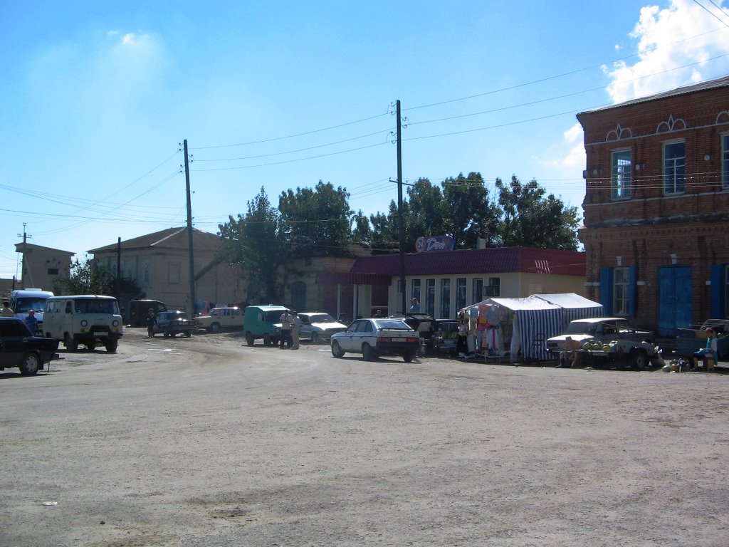 Площадь при въезде в город