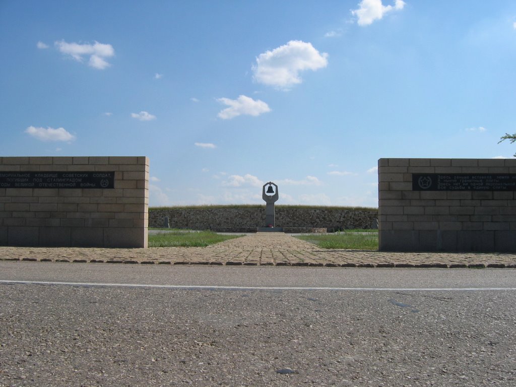 70 Jahre Stalingrad - 14.000 tote sowjetische Soldaten auf diesem Friedhof