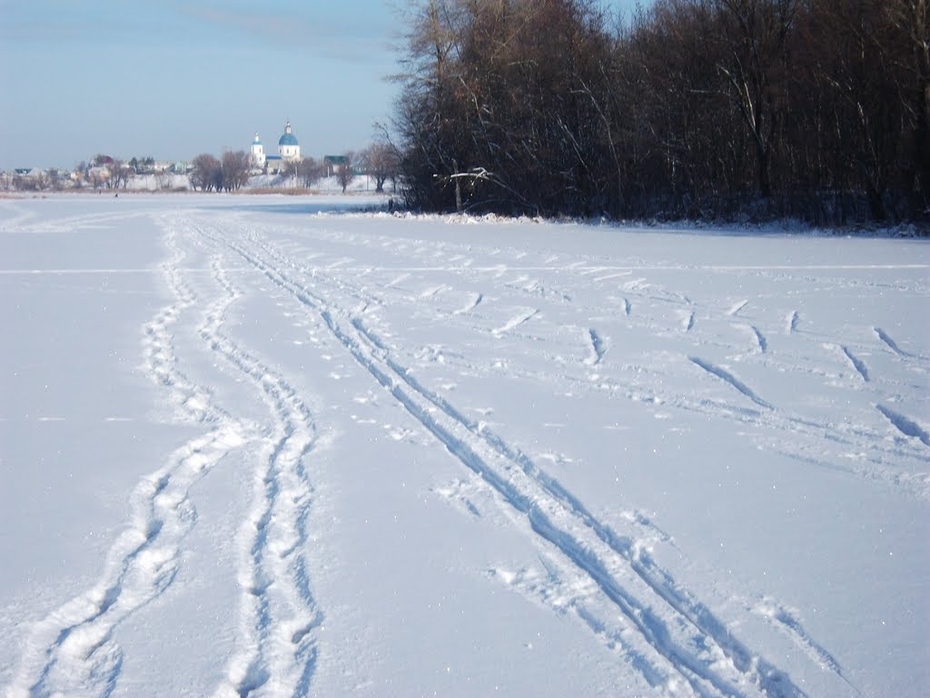 Замерзшее озеро, церковь