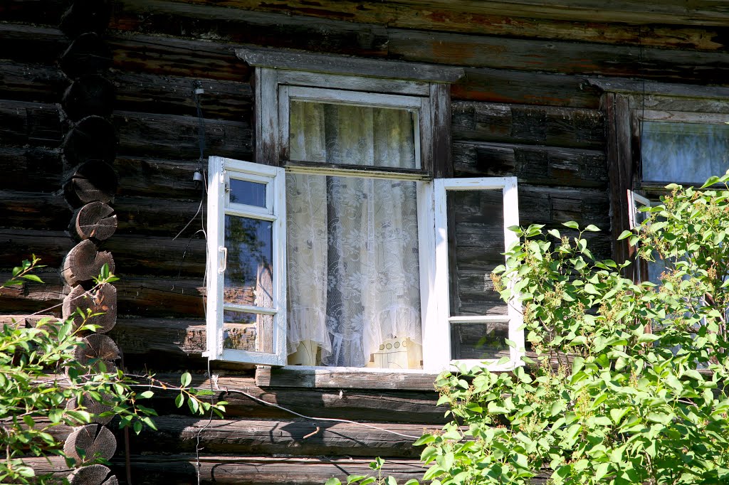 Жаркий июньский денек в провинциальном городке.