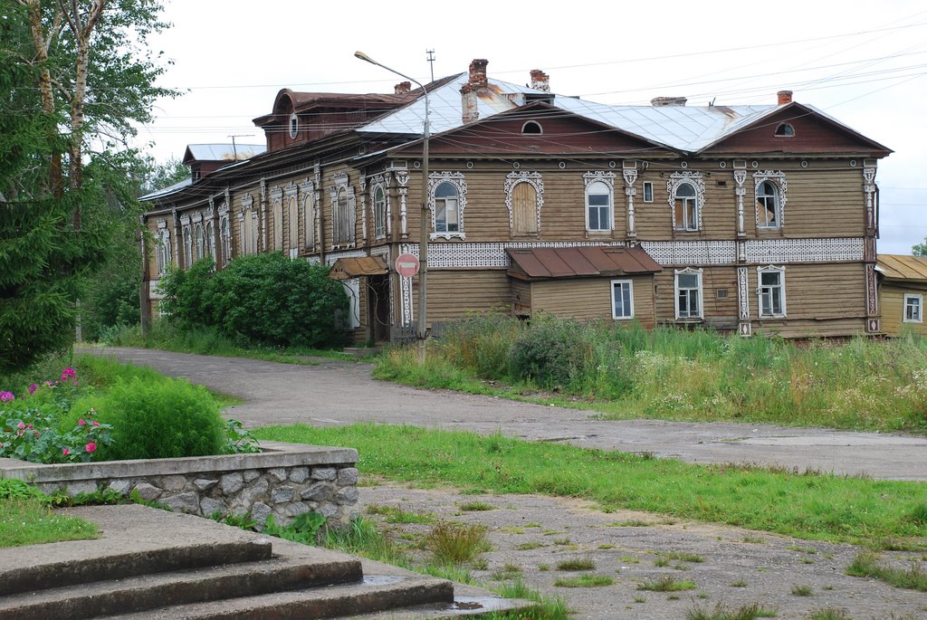 Белозерск. Деревянный дом.