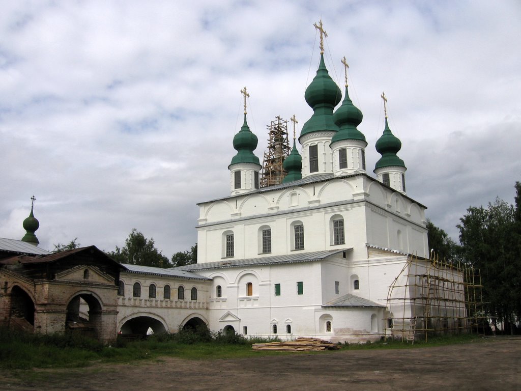 Welikij Ustjug. Archangel-Michael monastery