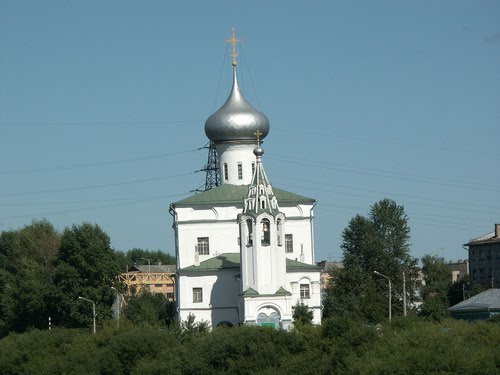 Россия: Вологда: Заречье: наб.VI-й Армии: церковь Андрея Первозванного; 14:45 13.07.2006