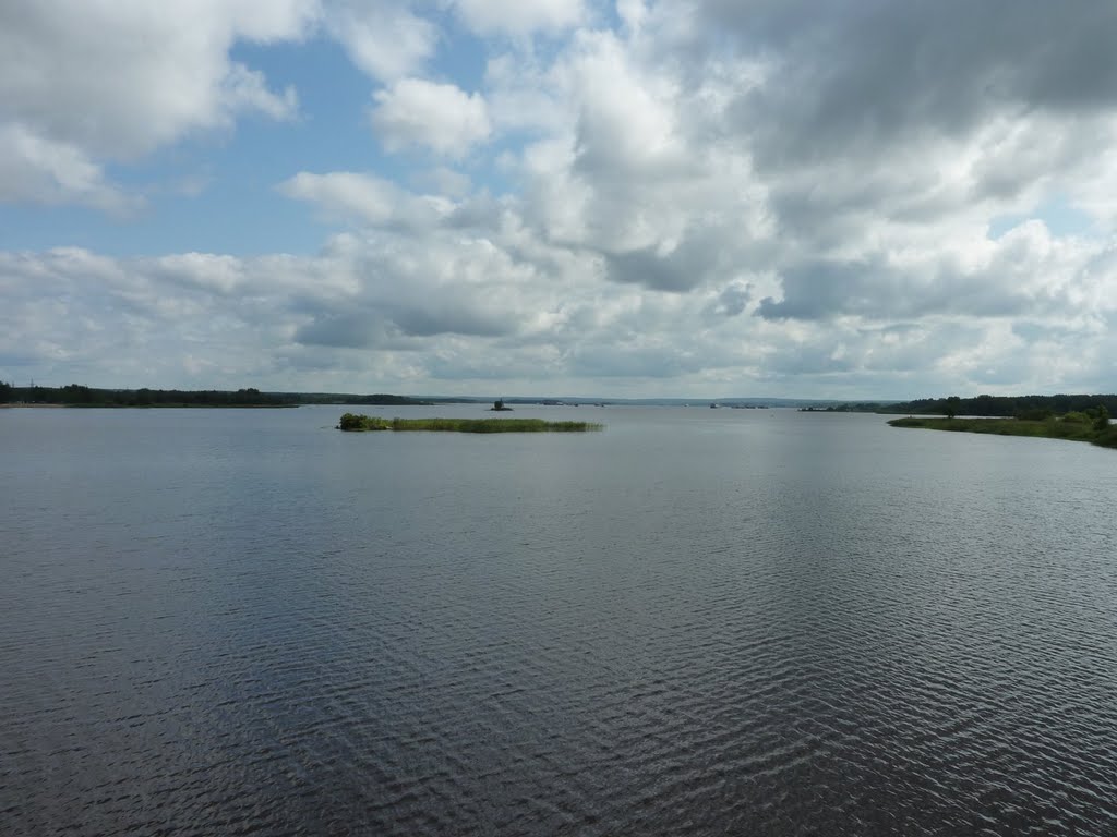 Вытегорское водохранилище. Решетчатая рябь на воде / Lattice ripples on the water. Reservoir