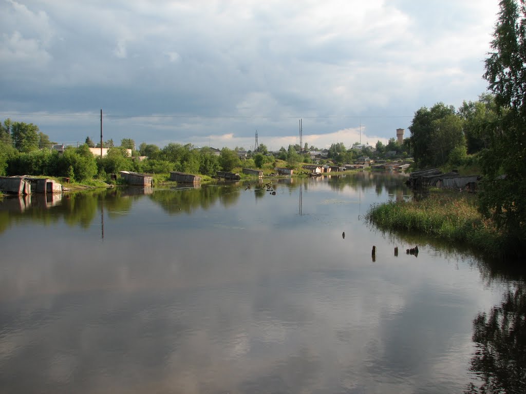 Река Вытегра в центре одноимённого города — Vytegra River in the heart of the eponymous city