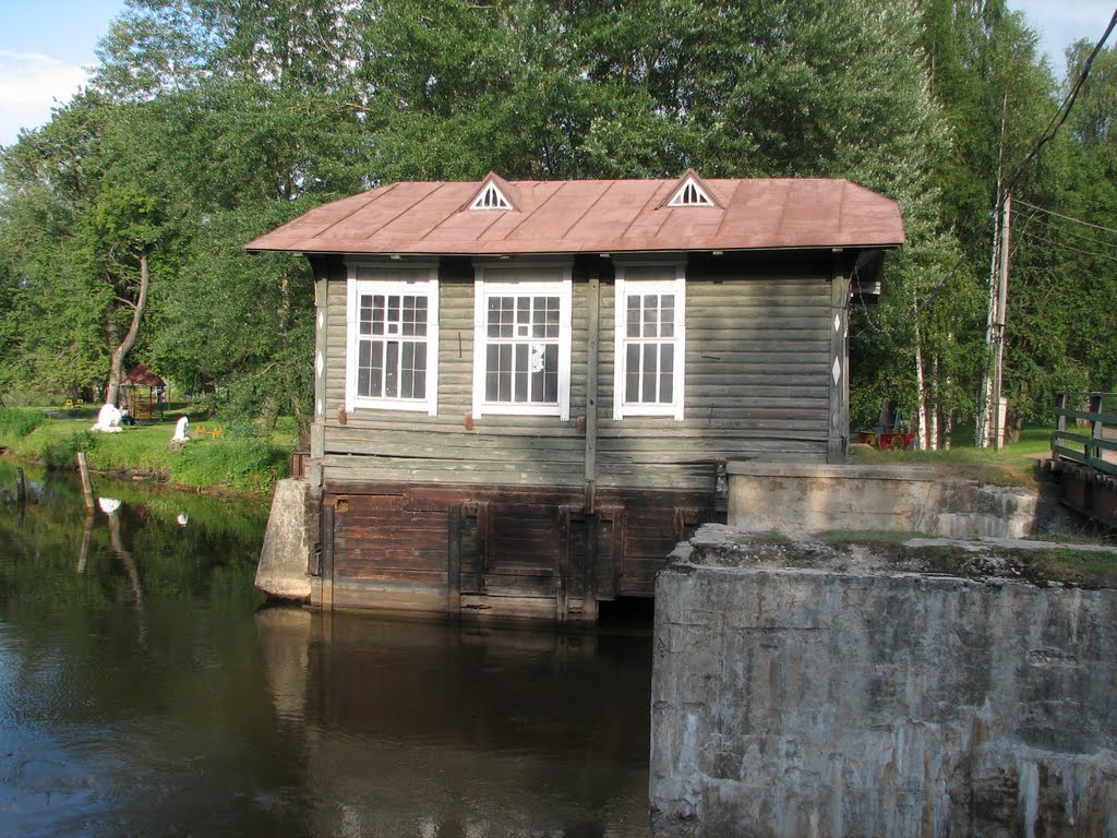 Вытегра.  Старый гидроузел Мариинской водной системы / Old hydroelectric Mary water system