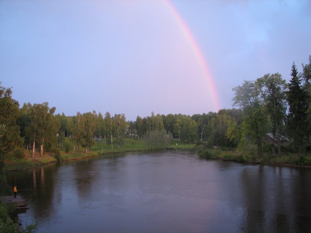 Rainbow.  Vitegra River in the center of the town of the same name / Река Вытегра в центре одноимённого города