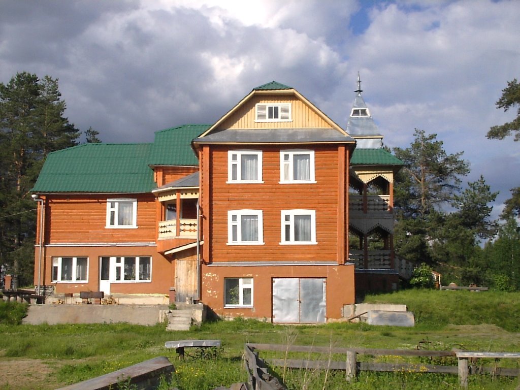Fisher&Hounters House