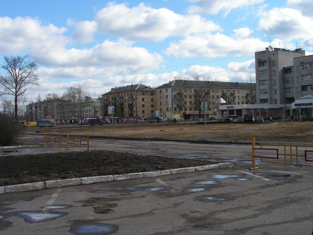 Площадь у администрации района