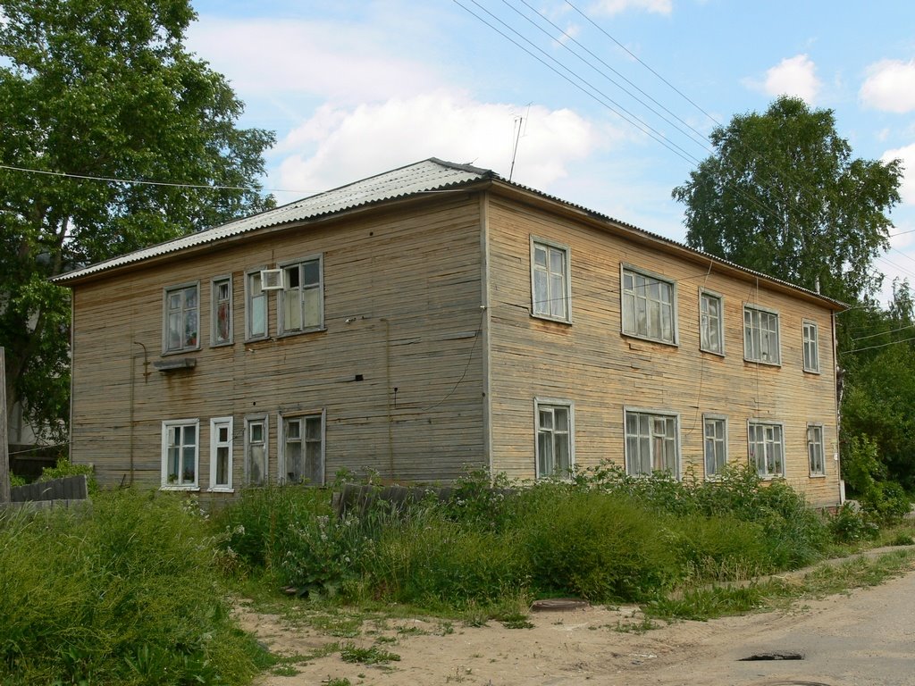 Дом в Тотьме, где мы жили 1993-1997 гг.