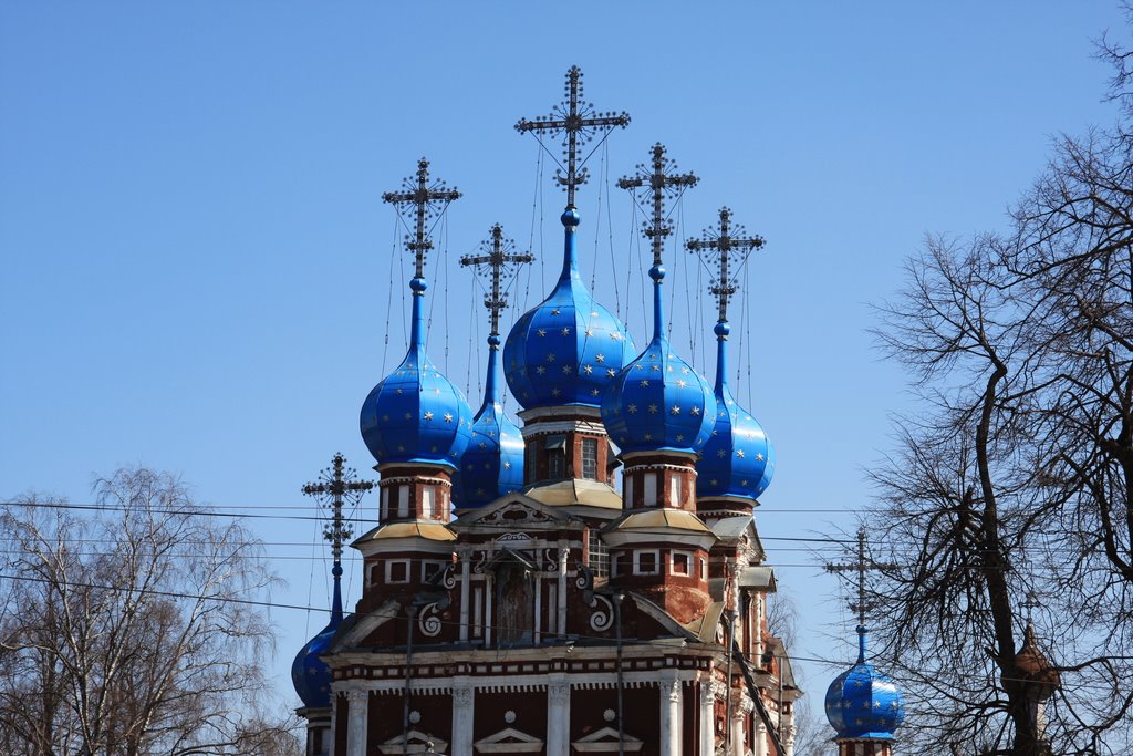 Церковь весной 2009