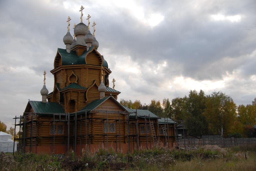 Деревянный храм в честь прпмч. Ефросина Синозерского