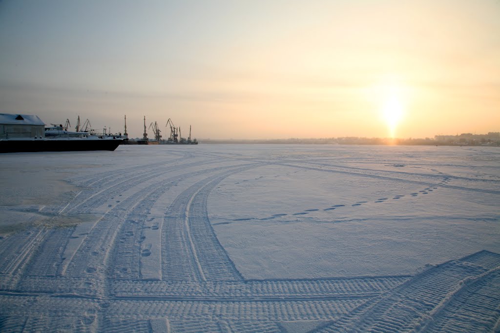 Декабрь. Полдень.