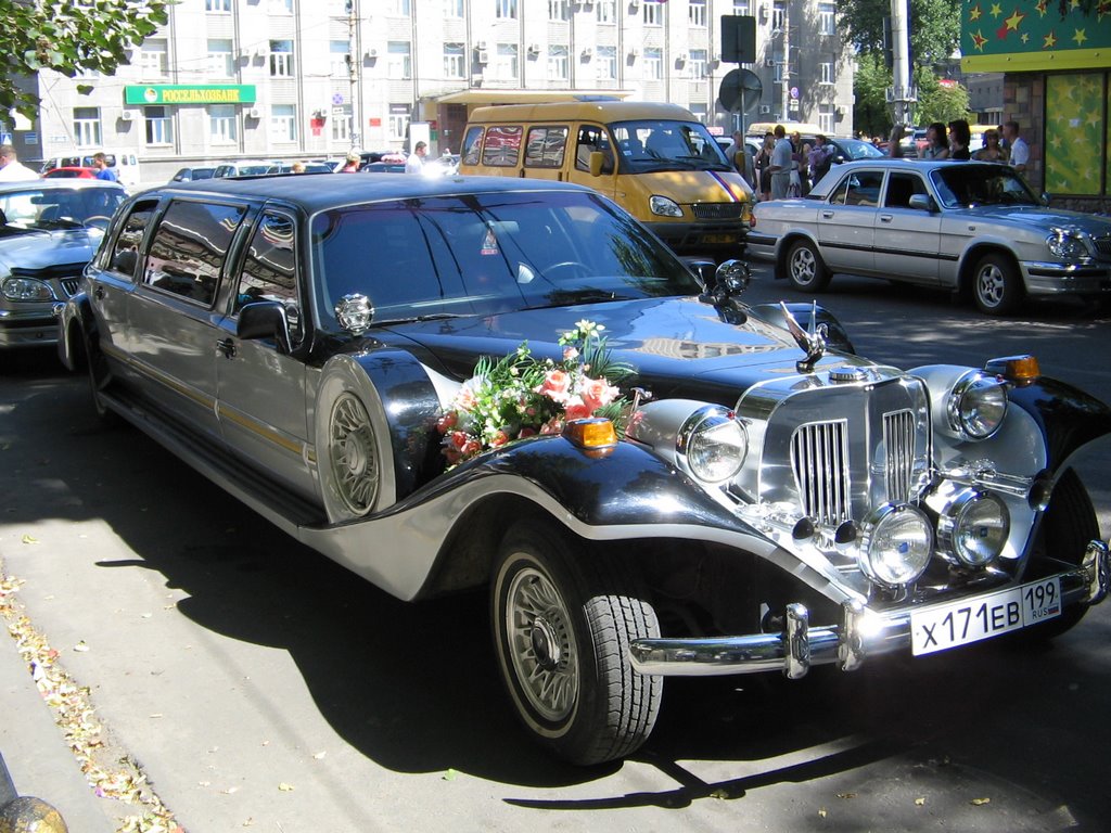 Свадебный автомобиль. Воронеж. Россия
