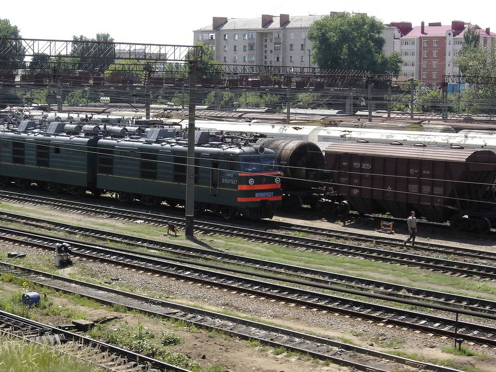 Liski. The trains at railway station / Лиски. Поезда на ж.д. станции