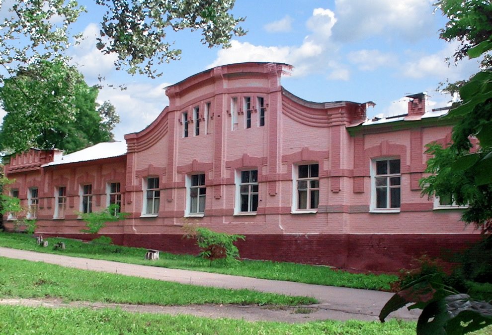 Бывшая Земская больница гл. корпус, ныне Родильное отделение ТМО