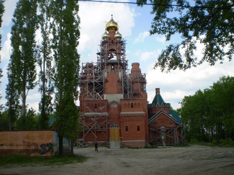 Строится храм