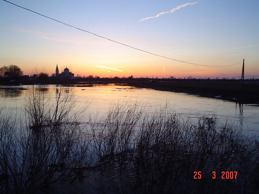 р. Тёша, весенний разлив по лугам. Tesha River, a spring flood in the meadows