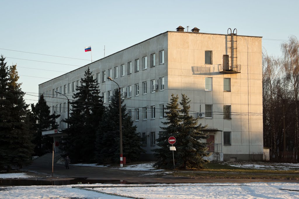 Здание администрации (2014.03)