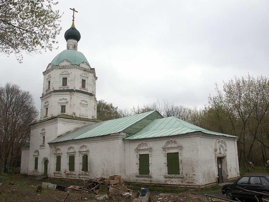 Россия: Нижегородская область: Балахна: церковь Троицкая; 10:16 09.05.2006