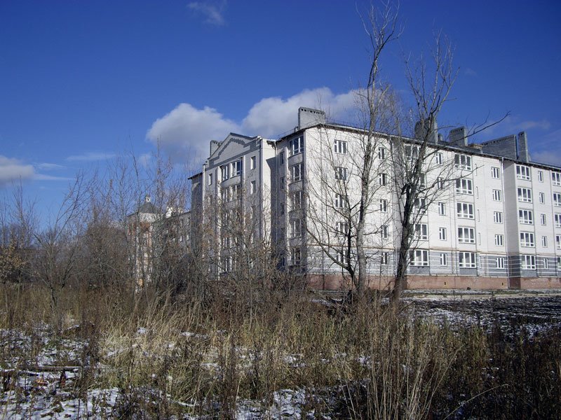 Центр ( за библиотекой)
