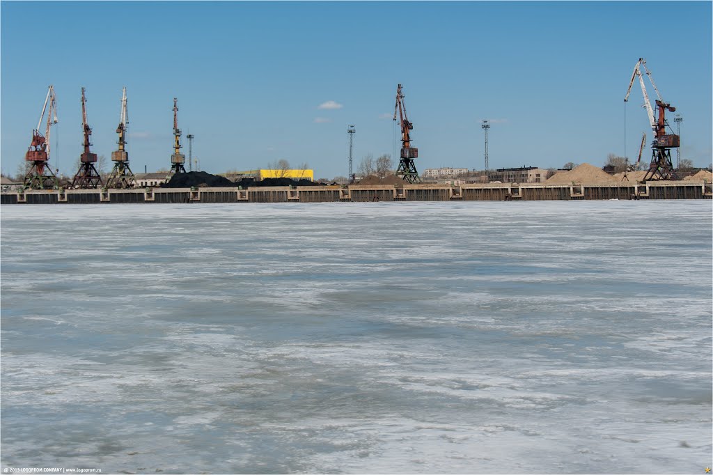 Краны Борского речного порта
