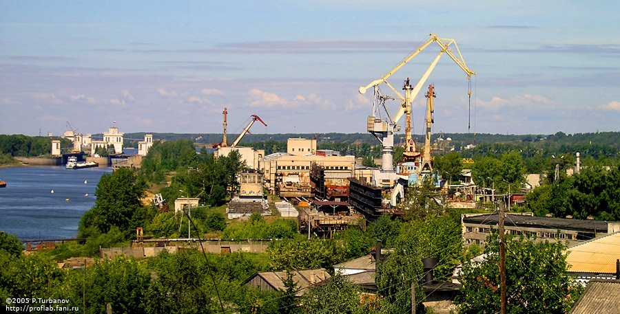 Russia, Volga river, Gorodets, Cargo docking. р. Волга, Городец.