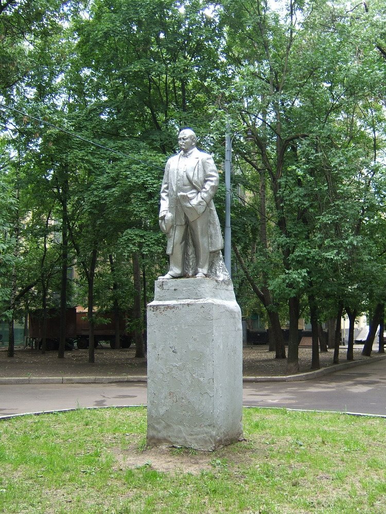 Памятник Ленину (ул. Авиамоторная, 28/4)