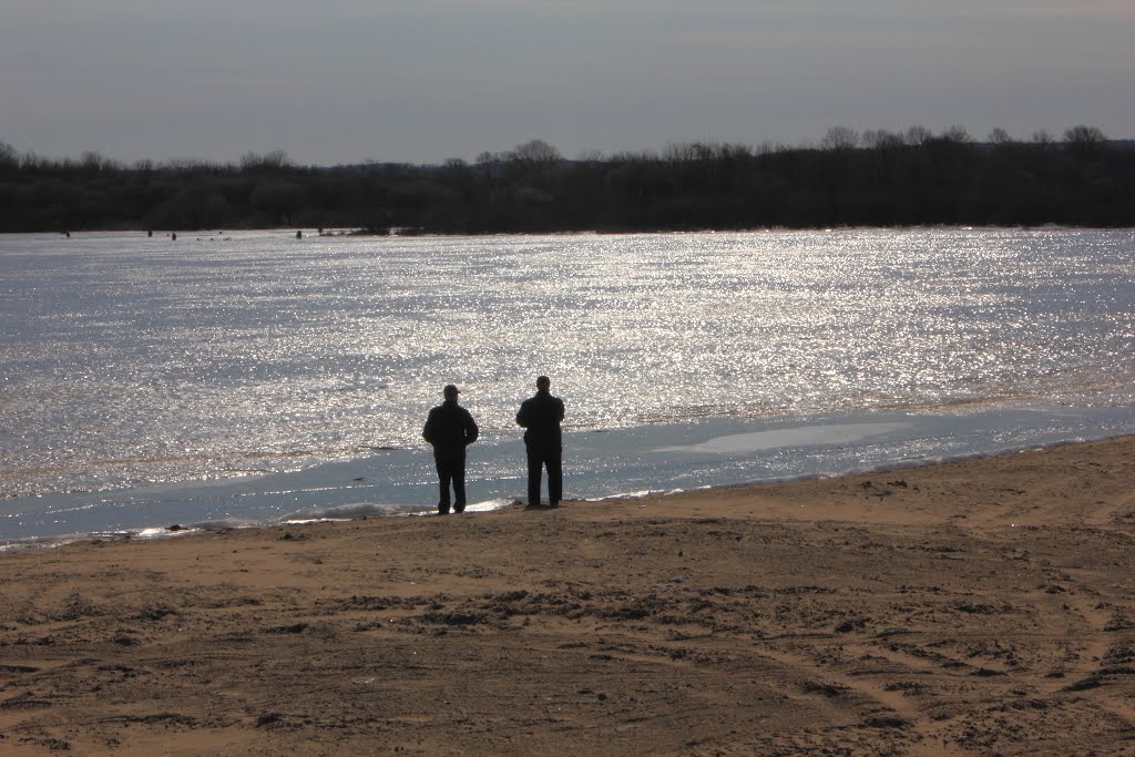 о рыбалке, о погоде... /  about fishing, about the weather ...