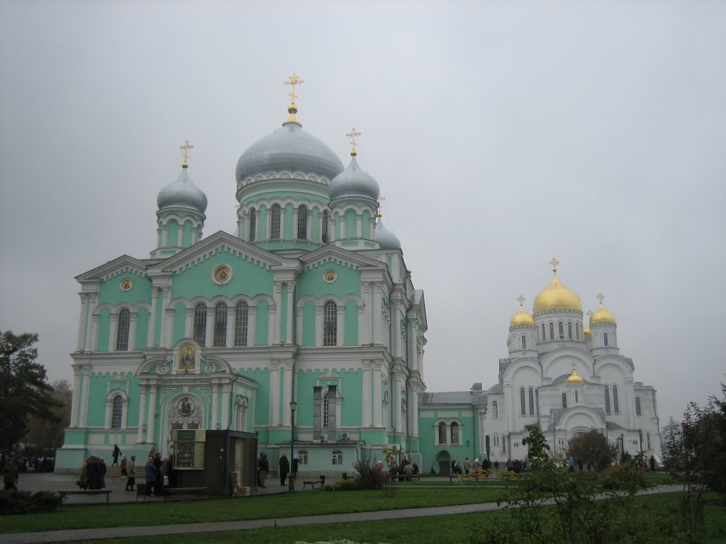 Свято-Троицкий Серафимо-Дивеевский женский монастырь Holy Trinity St. Seraphim of Diveyevo nunnery
