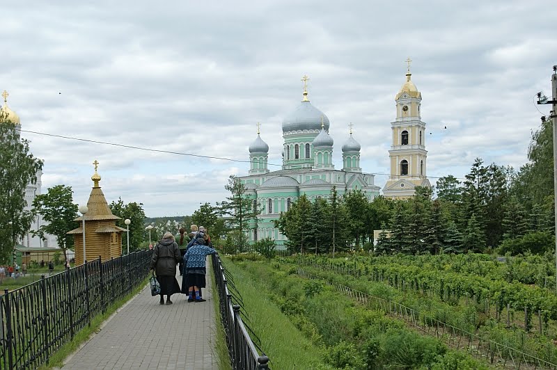 Дивеево.Святая канавка