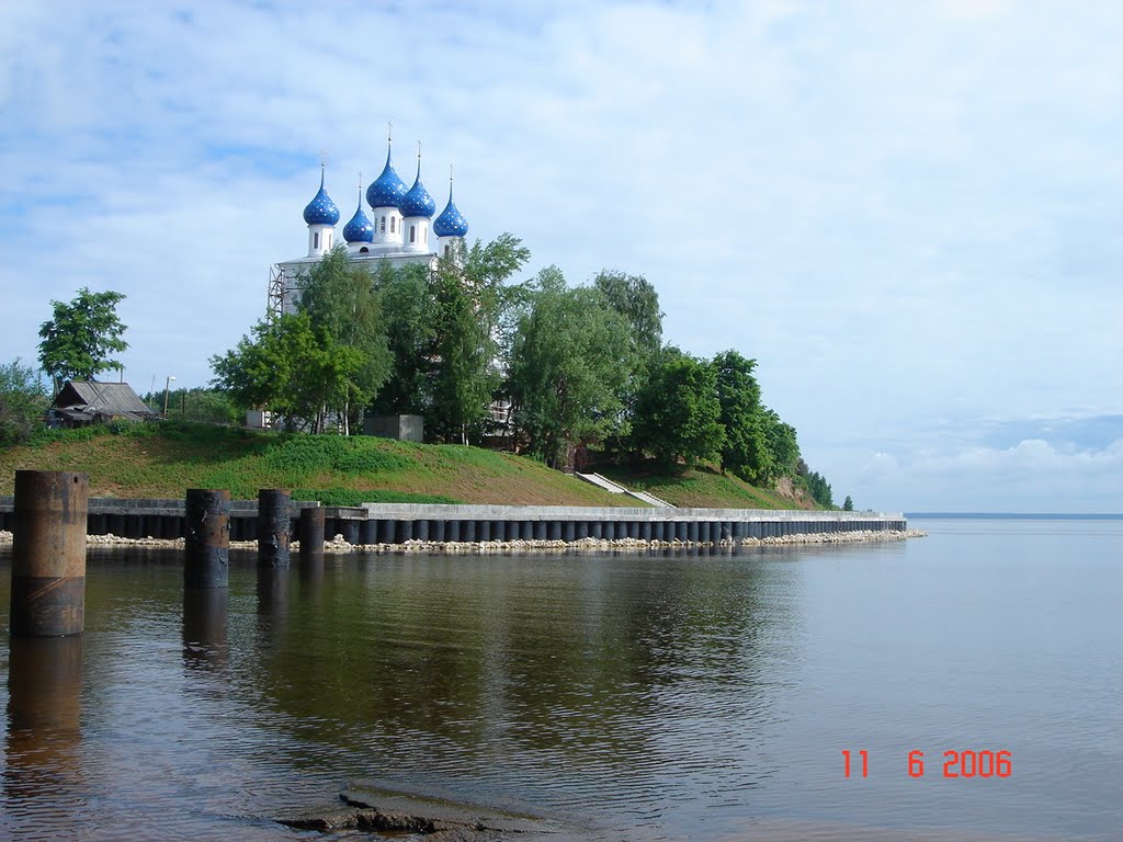 церковь на берегу Волги