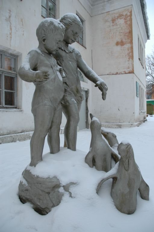 Дети и пингвины