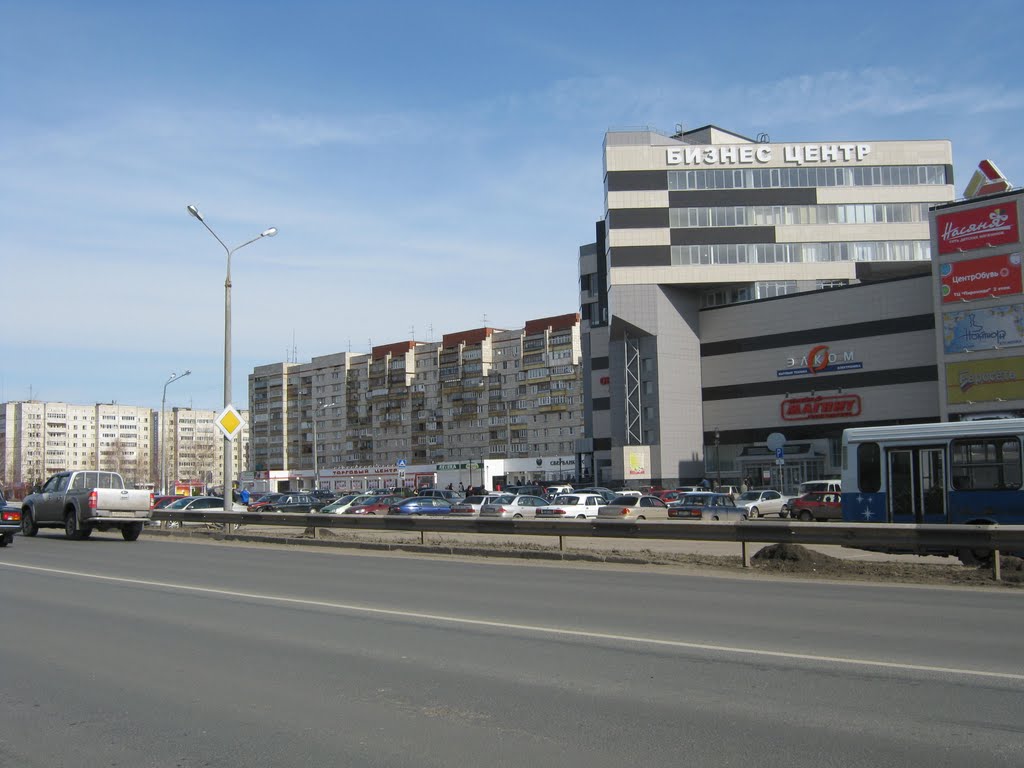 Бизнес-центр на Магистральной улице (Вид на север)  /  Business-center on Magistralnaya street (View on north)