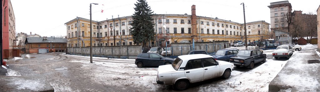 Россия: Нижний Новгород: Нижегородский район: площадь Минина и Пожарского: позади педагогического университета; 10:55 03.01.2007