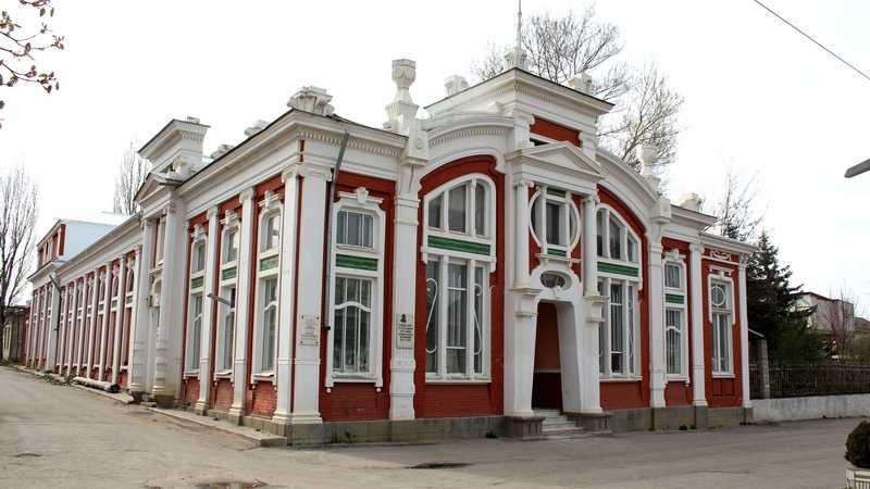 Буйнакск. Здание Городского театра (ныне - краеведческий музей)