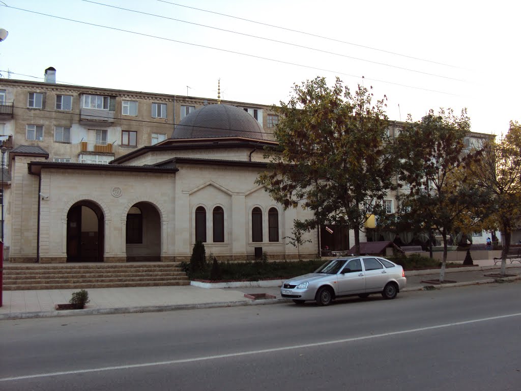 Салафитская мечеть в Буйнакске (Дагестан) / مسجد السلفية في مدينة بويناكسك الداغستانية