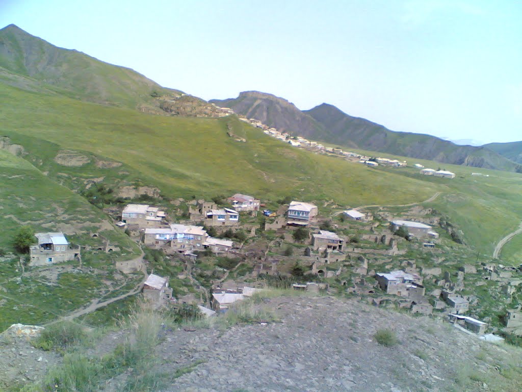 Внизу село Вачи, а в дали село Кая