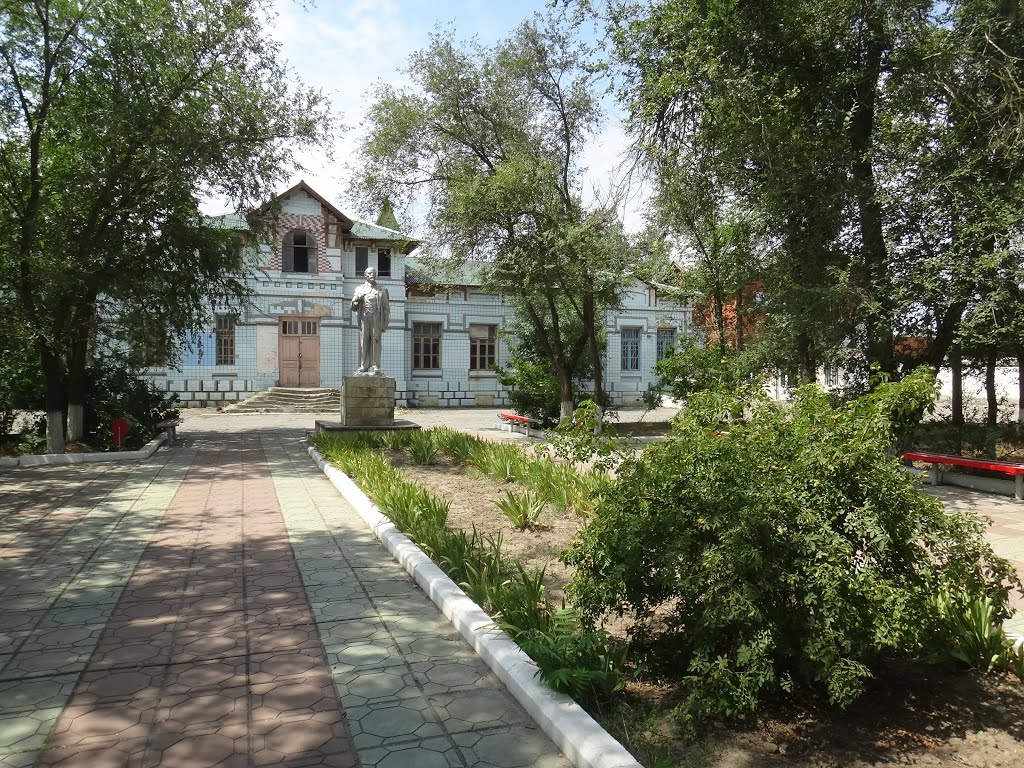 Памятник Ленину
