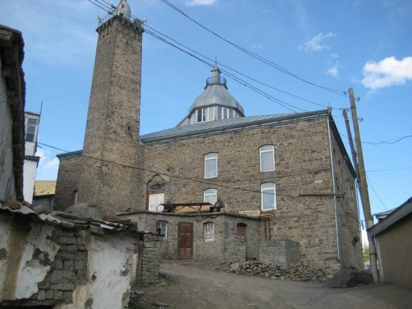 Мечеть в селении Рутул. The mosque in Rutul village.