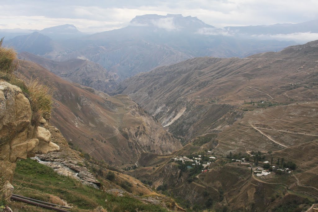 Дагестан. Хунзах. Вид на селение Хини. Dagestan. Khunzakh. View on village Hini.