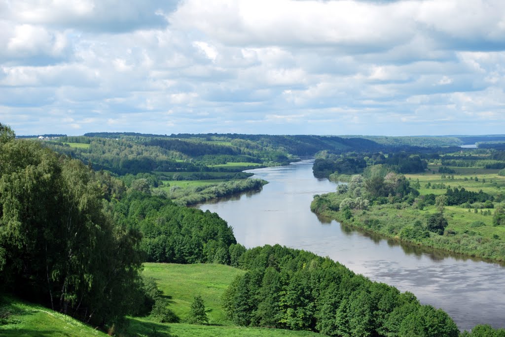 Вид на реку Клязьма со стороны Лысой горы в городе Гороховце  View of the river Klyazma from Bald Mountain in Gorokhovets..