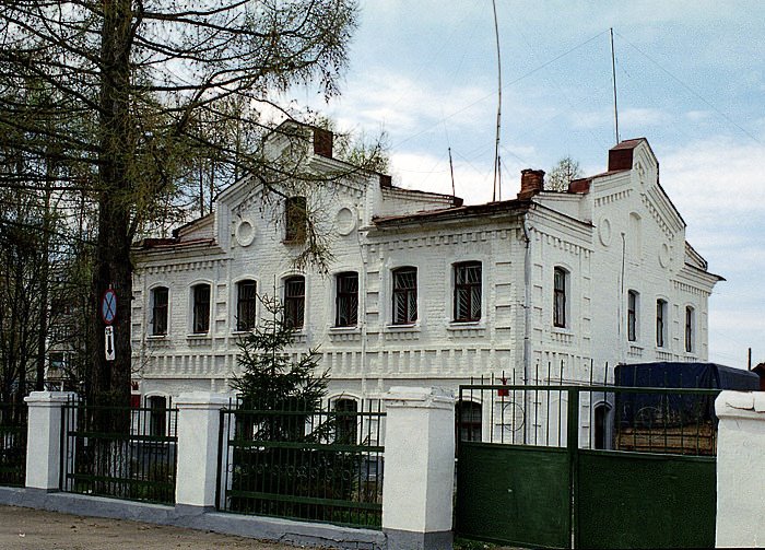 Военкомат - особняк фабриканта Н. Разорёнова (19 в.). Фото 2005 г.