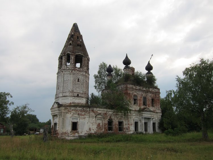 Архангельская церковь села Березники.