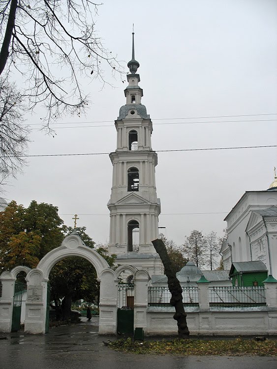 Колокольня Успенского собора города Кинешмы.